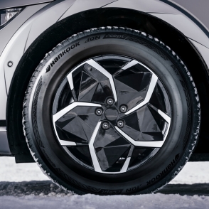 IW01A Winter iON i*cept SUV